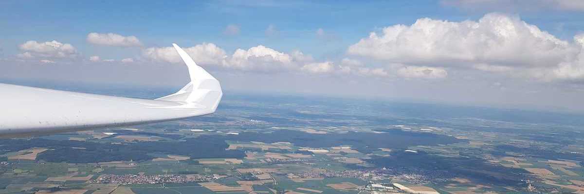 Flugwegposition um 11:18:08: Aufgenommen in der Nähe von Straubing-Bogen, Deutschland in 1399 Meter